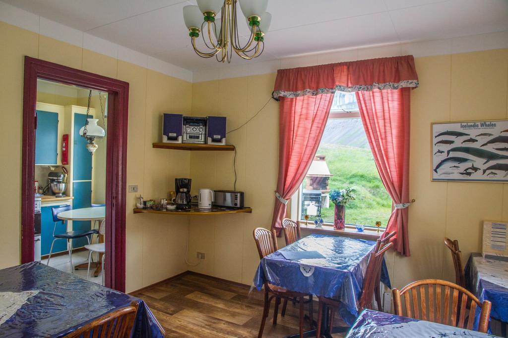 Korpudalur Hi Hostel Flateyri Eksteriør bilde