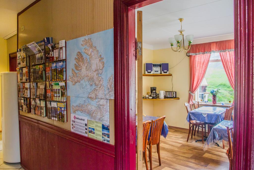 Korpudalur Hi Hostel Flateyri Eksteriør bilde
